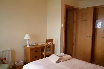 Desk in Sea view en suite